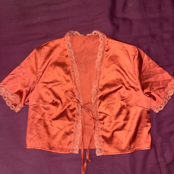 Satin Laced Trim Crop Top - Picture 3 of 4